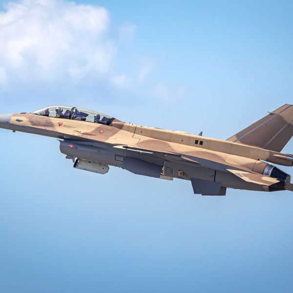 The F-16 Block 72 combines a 12,000-hour airframe, AN/APG-83 AESA radar, and modernized avionics with the Pratt & Whitney F100-PW-229 engine, and is an export variant, as the U.S. Air Force transitioned to the F-35. (Picture source: Lockheed Martin)