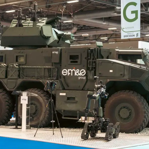The ODIN 6×6 integrates four three-dimensional precision radars, two optically guided interceptor drones, a GUARDIAN 2.0 PRO remote weapon station with a 30 mm cannon, and laser-guided micro-missiles. (Picture source: EM&E Group)