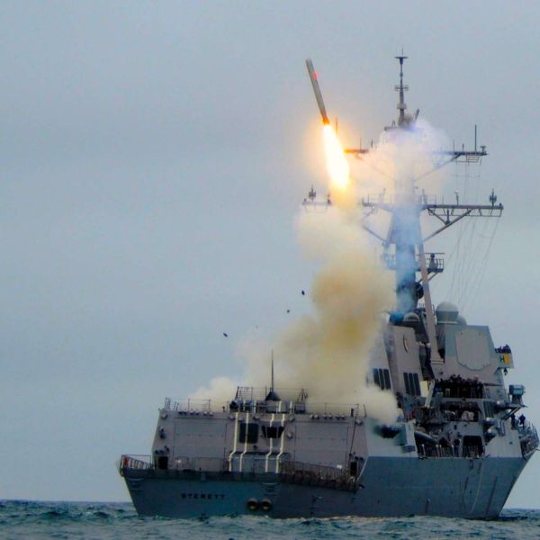 The U.S. Navy’s $22.9 billion Tomahawk contract with Raytheon marks a major expansion of America’s long-range precision-strike arsenal, driving annual missile production above 1,000 while strengthening the industrial capacity needed for sustained high-intensity warfare (Picture Source: U.S. Navy)