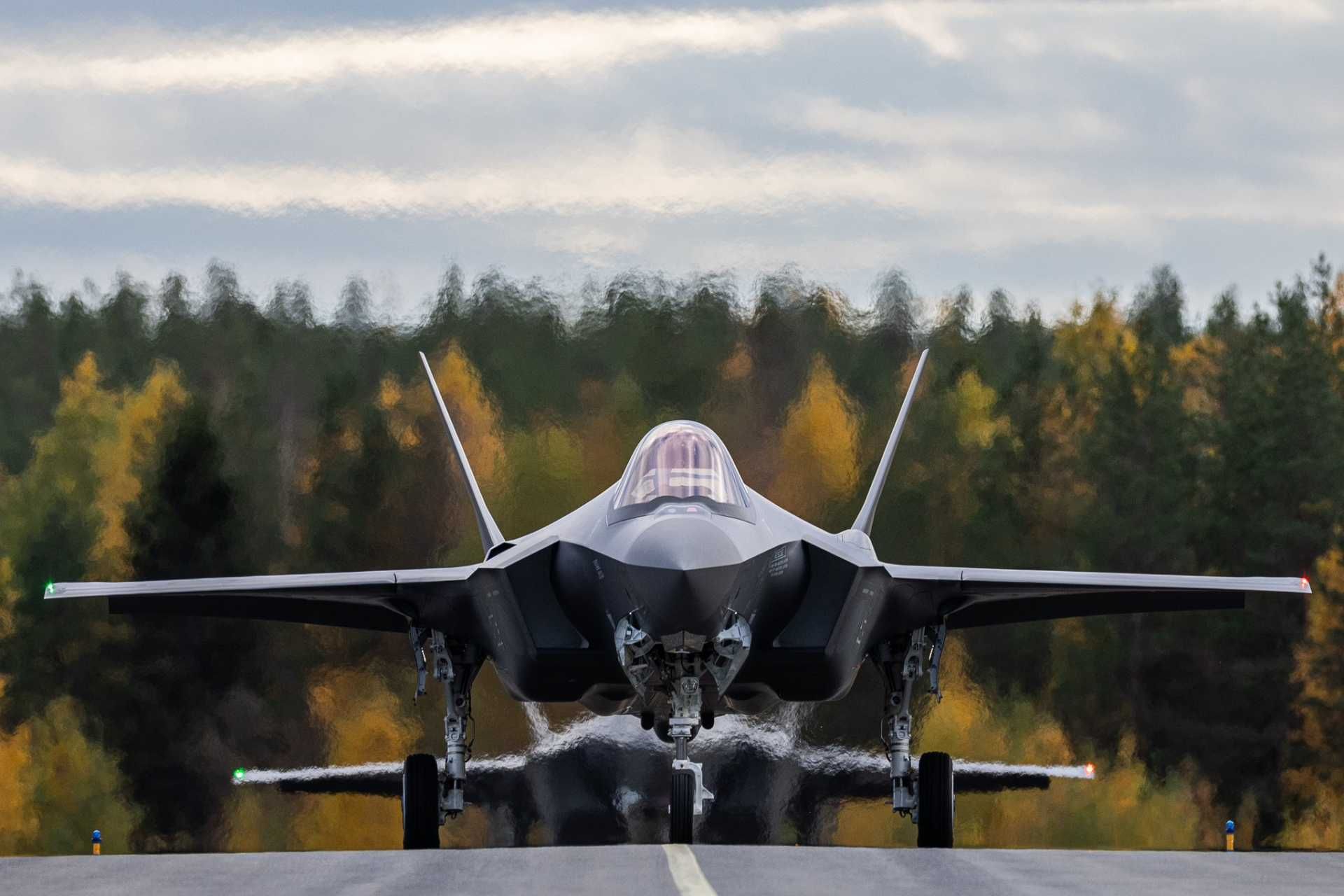 The first Finnish F-35A fighters to arrive in Finland were JF-510 and JF-512, which landed at Rovaniemi Air Base on September 18, 2026, following a transatlantic flight from the United States via the Azores. (Picture source: Finnish MoD)