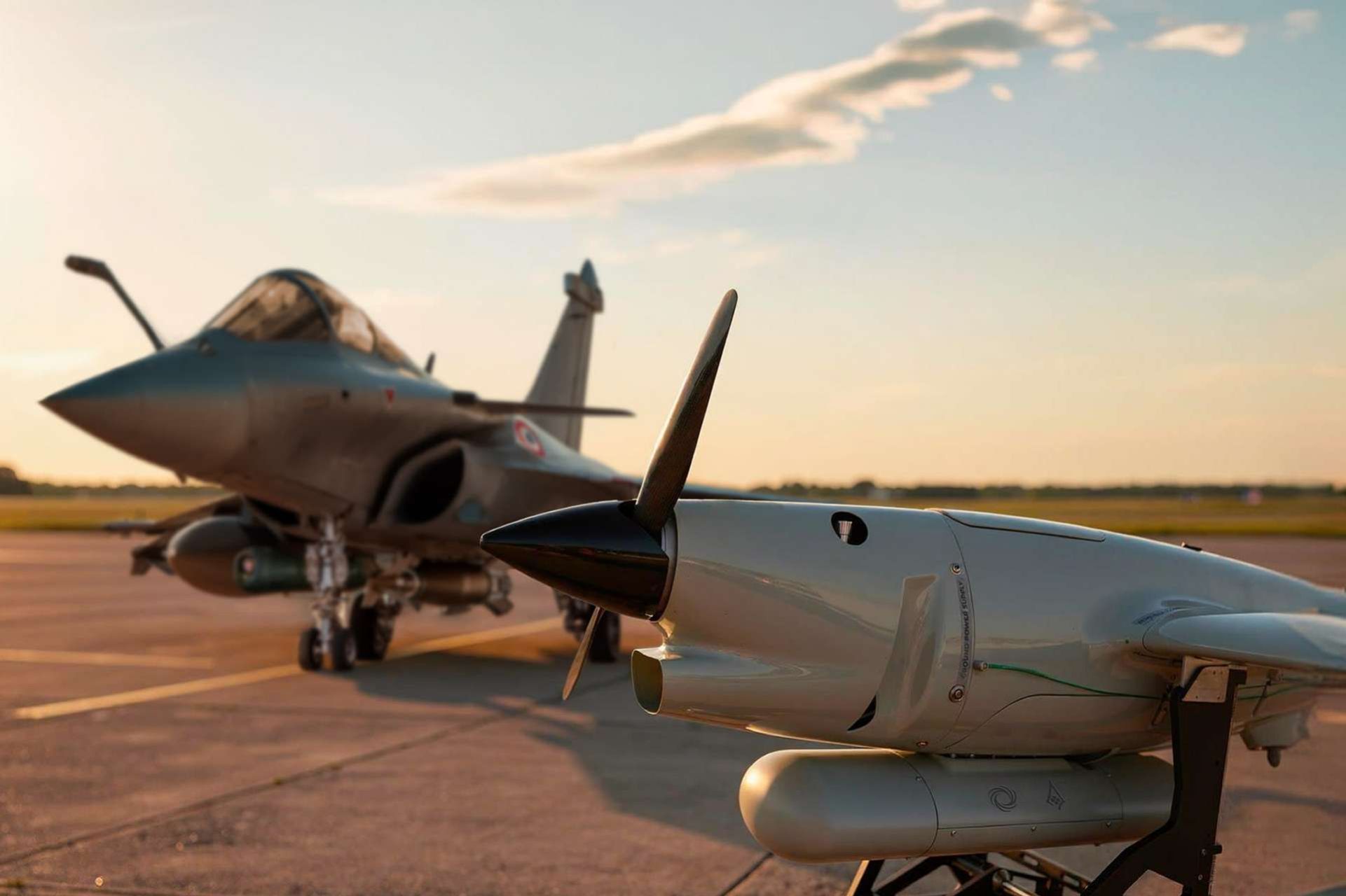A NAMIB-equipped drone detected and geolocated a radar before transmitting targeting data to a Rafale F4, demonstrating a simulated electronic-support-to-strike sequence for future suppression of enemy air defenses (Picture source: Dassault Aviation).