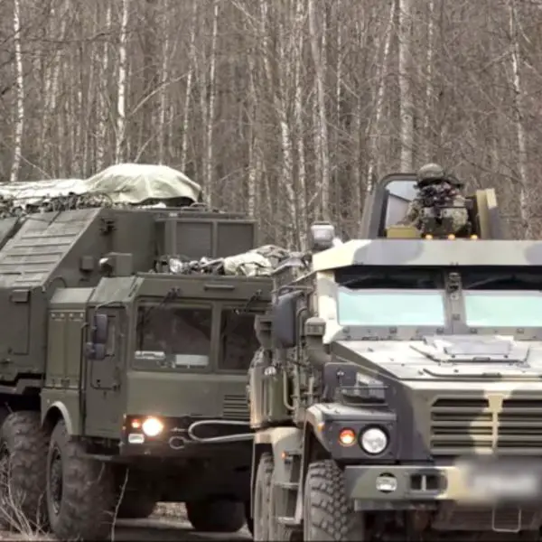 The video released by the Russian Ministry of Defence shows military vehicles moving along snow-covered forest roads, troops setting up camouflage netting, and officers declaring the system on combat alert. (Picture source: Russian MoD)