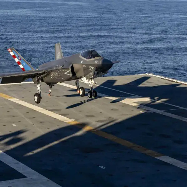 The landing confirmed that the USS John F. Kennedy could recover an F-35C using its Advanced Arresting Gear, marking a key step toward integrating stealth fighters capable of conducting strikes beyond 1,100 km into the Navy's newest aircraft carriers. (Picture source: US DoD)