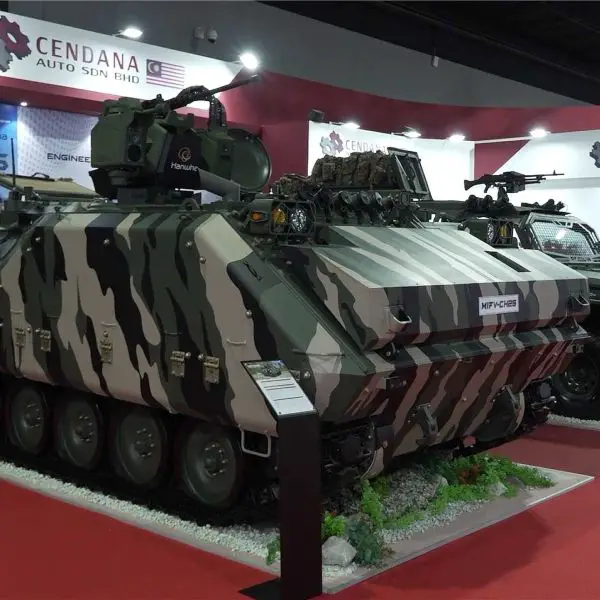 Malaysia showcases integrated defense capabilities at DSA 2026, featuring Vamtac 4x4 with StarStreak air defense missile, upgraded Cendana MIV-CH25 infantry fighting vehicle, and new VEX-9 multi-role operations vehicle.