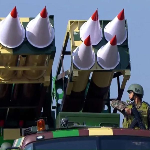 India’s Suryastra, based on the PULS modular rocket launcher, uses swappable twin pods to fire guided rockets for rapid shoot-and-scoot strikes from short range out to 150 km with EXTRA-class rounds and up to 300 km with Predator Hawk, delivering precision deep fires against high-value targets (Picture source: Elbit Systems).