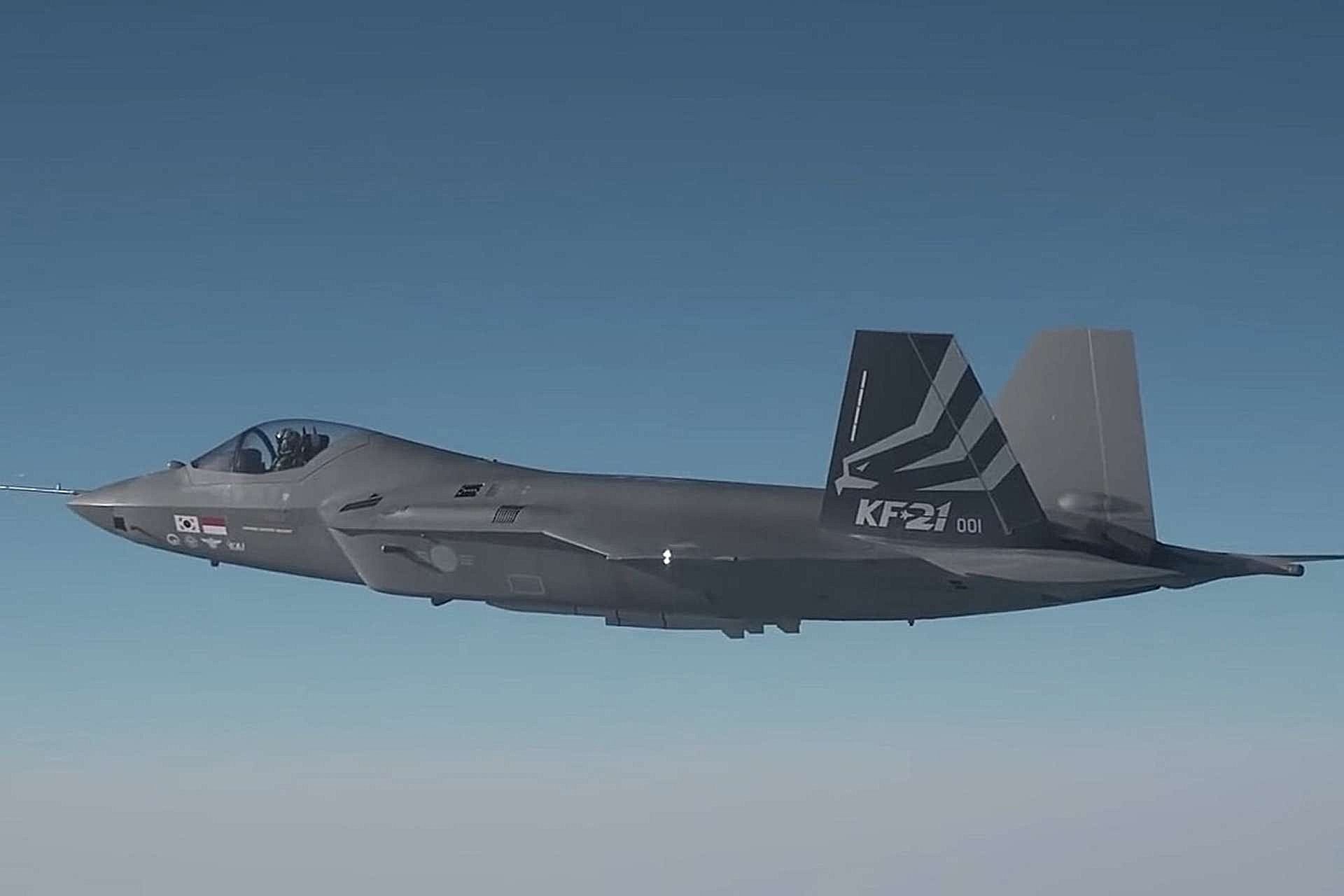 South Korea’s Defense Acquisition Program Administration announced the successful completion of all development flight tests for the KF-21 Boramae, clearing the domestically developed fighter to move from testing into serial production and frontline service (Picture Source: KAI)