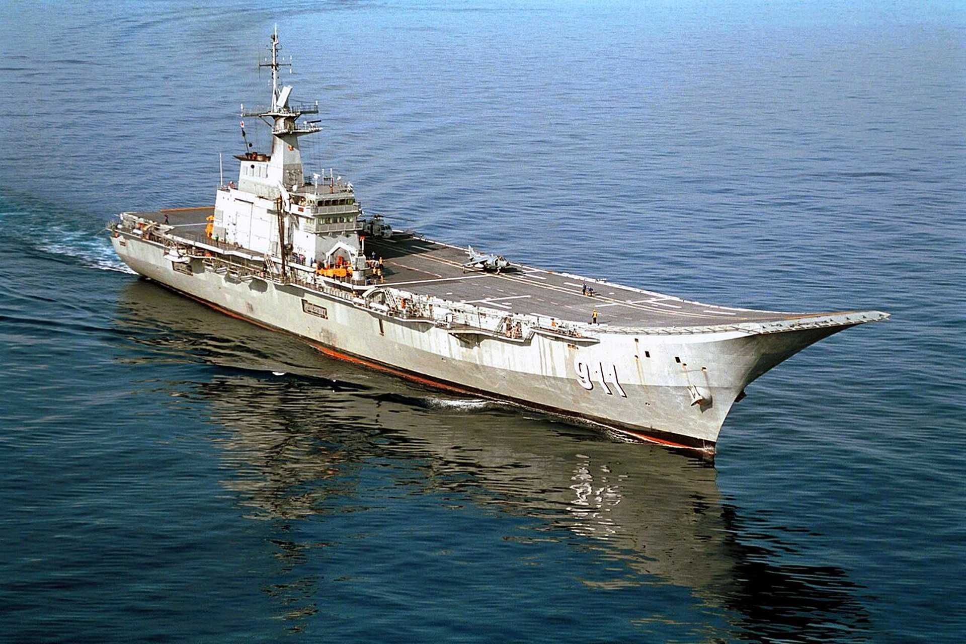 The HTMS Chakri Naruebet remains the only active aircraft carrier worldwide operating solely with helicopters after its Harrier fighter jets were retired in 2006, after years of limited operation caused by spare parts shortages and maintenance difficulties. (Picture source: US Navy)