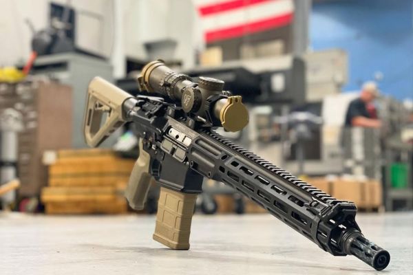 MK24 Mid-Range Gas Gun-Assault (MRGG-A) rifle developed by LMT Defense for U.S. Special Operations Command. The multi-caliber weapon can be converted between 7.62×51 mm NATO and 6.5 mm Creedmoor configurations using a quick-change barrel system. (Picture source: Lmt Defense)