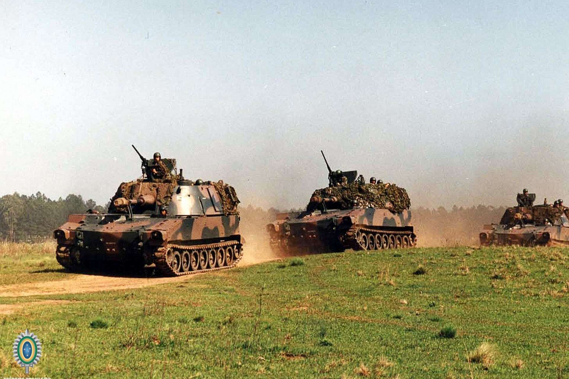 Paraguay’s Army is preparing to introduce 105 mm self-propelled artillery for the first time through a planned Brazilian donation of six M108 tracked howitzers, marking a major shift in the country’s land-based fire support capabilities (Picture Source: Brazilian Army)