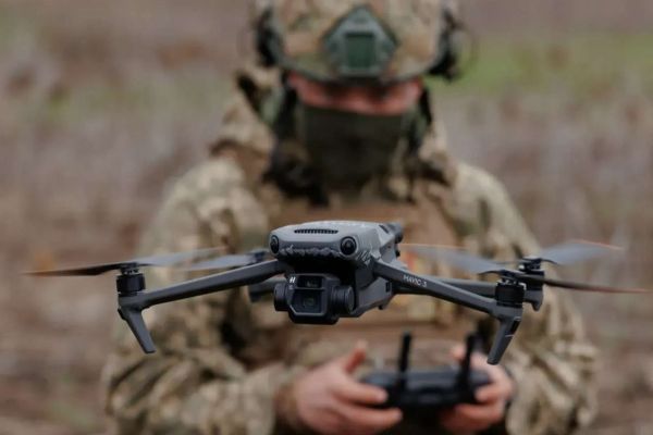 DJI Mavic 3 Enterprise is a compact quadcopter with a 45-minute flight time, 15-kilometer control range, 56× hybrid zoom, and an integrated thermal camera, long regarded as the global standard for frontline reconnaissance before Ukraine’s shift to homegrown, EW-resistant designs (Picture source: Ukrainian MoD).