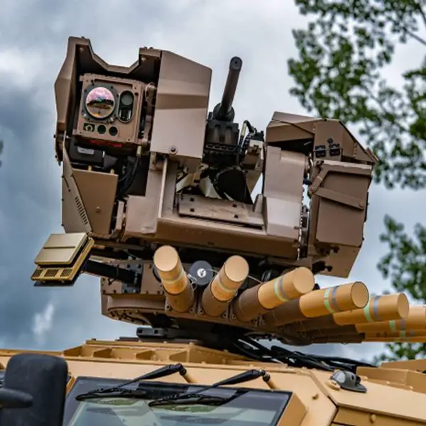 The Hornet Air Guard turret integrates a 40 mm airburst grenade launcher, a rotating radar and RF detector, and advanced day-night optronics, giving Griffon and Serval vehicles a fully networked short-range hard kill counter drone capability against small UAVs and FPV threats while maintaining standard direct fire support roles (Picture source: Arquus).