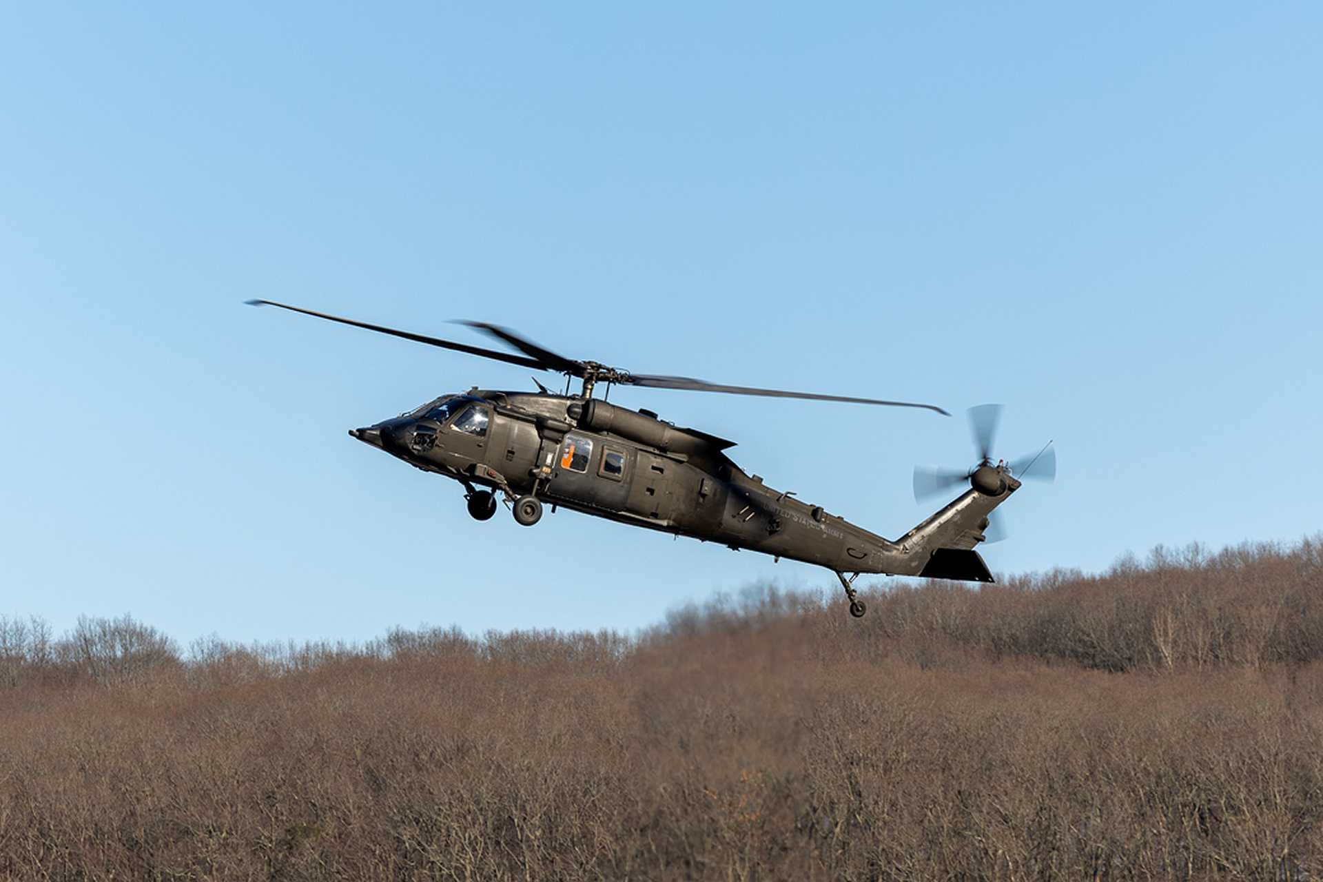 UH-60MX Black Hawk equipped with Sikorsky’s MATRIX™ autonomy suite conducts flight operations, demonstrating the U.S. Army’s next-generation optionally piloted helicopter capability.