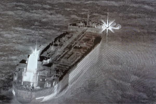 Belgian troops conduct an airborne boarding of the sanctioned tanker Ethera in the North Sea as part of Operation Blue Intruder, marking Belgium’s first seizure of a Russian shadow fleet vessel. (Photo: X / Belgian Ministry of Defense – Theo Francken)