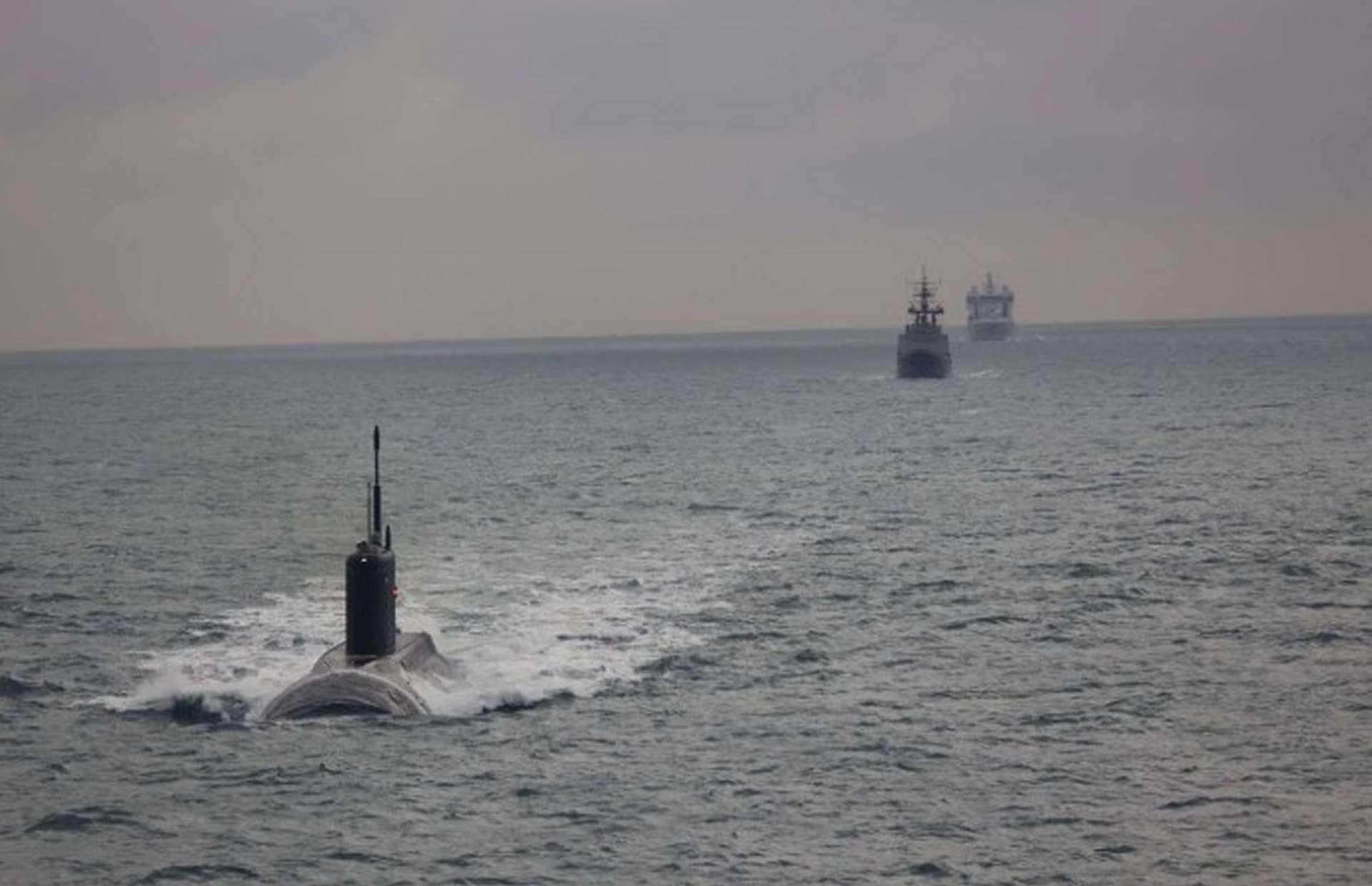 Royal Navy Merlin helicopters from RFA Tidesurge shadow the Russian submarine Krasnodar in the English Channel as UK forces step up surveillance amid rising Russian naval activity (Picture source: UK Navy).