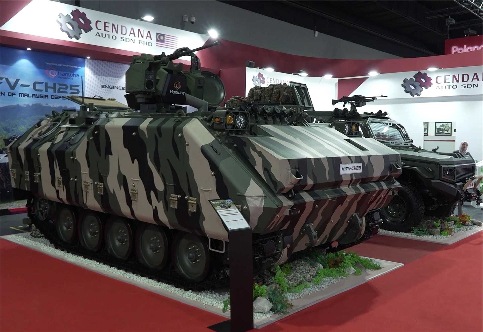 Malaysia showcases integrated defense capabilities at DSA 2026, featuring Vamtac 4x4 with StarStreak air defense missile, upgraded Cendana MIV-CH25 infantry fighting vehicle, and new VEX-9 multi-role operations vehicle.