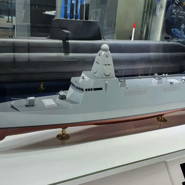 Hanwha Ocean’s selection for South Korea’s KDDX destroyer program advances a six-ship plan to field domestically designed warships with Korean radars, vertical-launch missiles, electric propulsion, and stronger air-defense and anti-submarine capabilities for the Republic of Korea Navy (Picture source: @Foxtrot19_RADAR on X).
