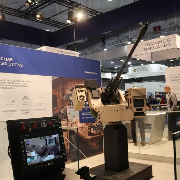 FN Herstal’s DEFNDER remote weapon station equipped with a 30 mm automatic cannon forms the outer engagement layer of the company’s new C-UAS system, capable of destroying aerial threats such as drones and loitering munitions at ranges of up to 2,000 meters.