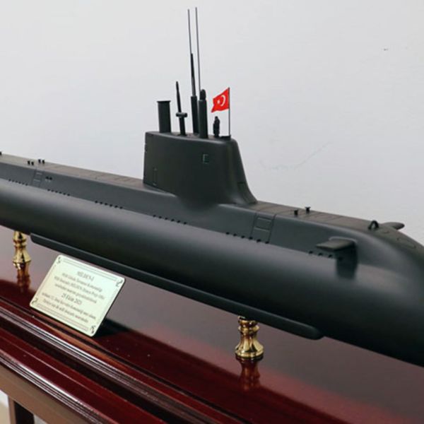 MILDEN is presented as a diesel-electric attack submarine of around 2,700 tons with a length of more than 80 meters, integrating an air-independent propulsion system designed to prolong submerged operations without using the snorkel.(Picture source: Turkish MoD)