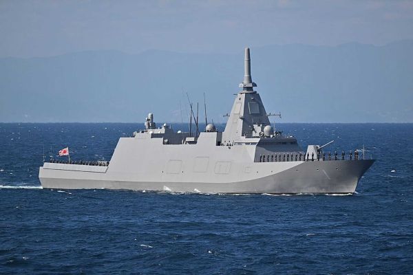 Mogami-class (30FFM) multi-mission frigate built by Mitsubishi Heavy Industries, positioned as Japan’s flagship export warship following the 2026 defense export reform, offering advanced automation, modular combat systems, and high interoperability for allied naval forces.