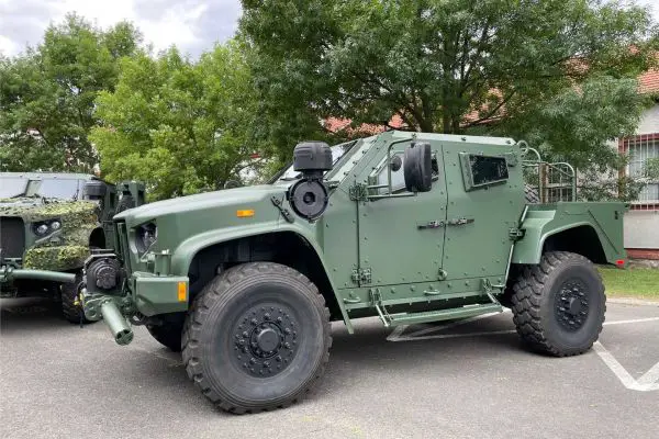 U.S. Oshkosh M1278A1 Heavy Gun Carrier JLTV delivered to the Slovak Armed Forces, strengthening protected mobility and frontline combat capability.
