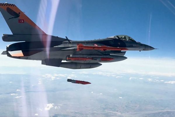 Aselsan’s Tolun precision-guided munition seen moments after separation from a Turkish Air Force F-16 fighter jet during its first documented air-to-surface test, December 27, 2025. The trial marks a major milestone in Turkey’s effort to field indigenous standoff weapons capable of penetrating fortified targets with high accuracy.
