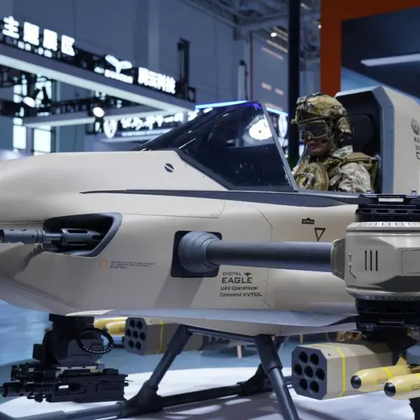 The ZR-300 can be equipped with a modular weapon package centered on a 5.56 mm machine gun pod, with additional options including unguided rockets, anti-tank guided missiles such as AR-2 or QN-202, and dual cannons. (Picture source: X/Iron Lady)