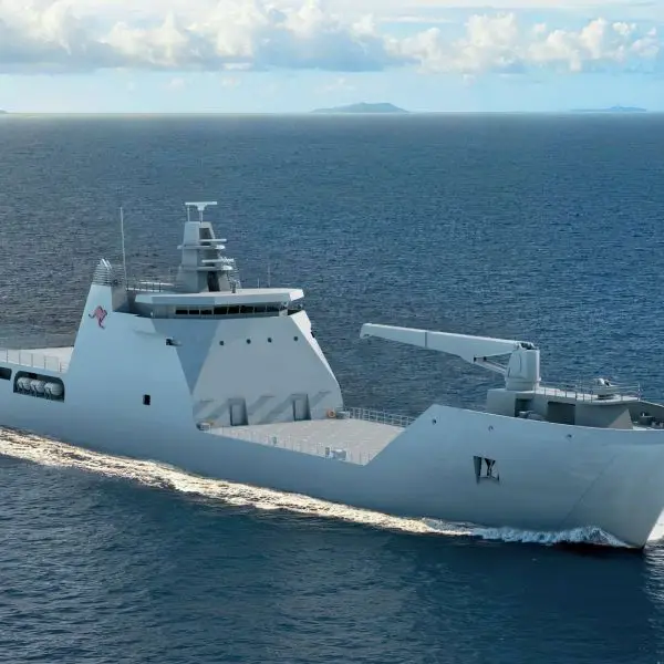 Australia’s 100 m Landing Craft Heavy (LST100-based) self-deploys over 4,000nm with 15-day endurance, lands 70-ton loads via bow and stern ramps, and carries 200+ troops with up to six Abrams tanks or nine Redback IFVs, plus a medium-helicopter deck for resupply and medevac (Picture source: Austal).