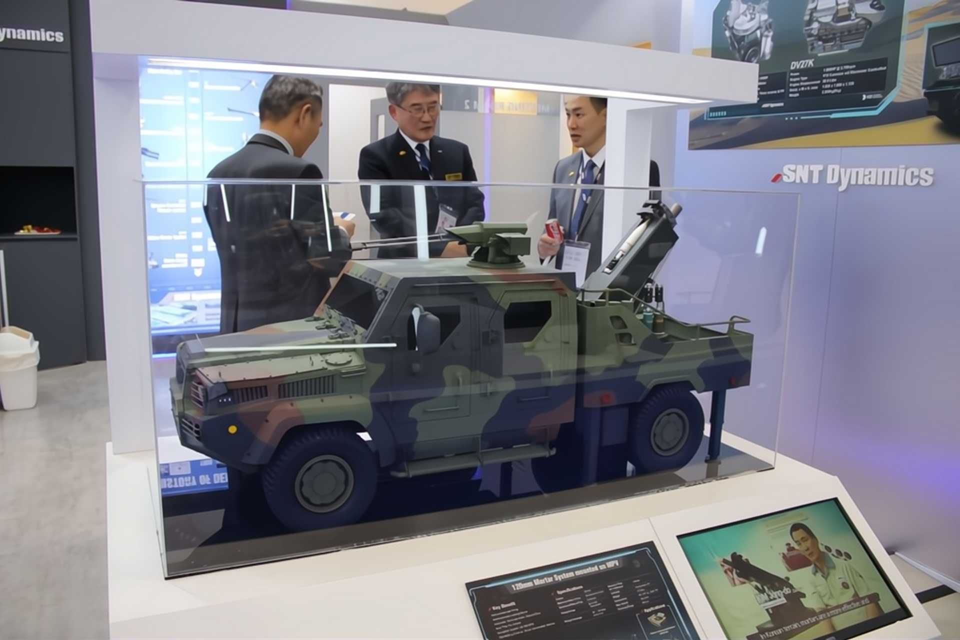 When installed on the KMPV 4x4, the KM120 mortar system provides an indirect fire support for light and mobile ground units, thanks to a 360° traverse and firing ranges of up to 13 km with rocket-assisted ammunition. (Picture source: Army Recognition)