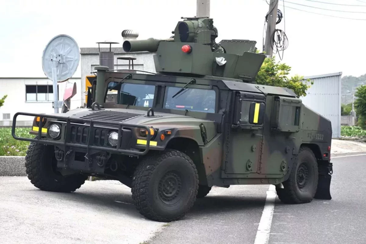 Taiwans_586th_Brigade_deploys_newly_US-supplied_M1167_TOW_missile_carriers_in_2024_Han_Kuang_exercise_925_001-1cd62d60.webp