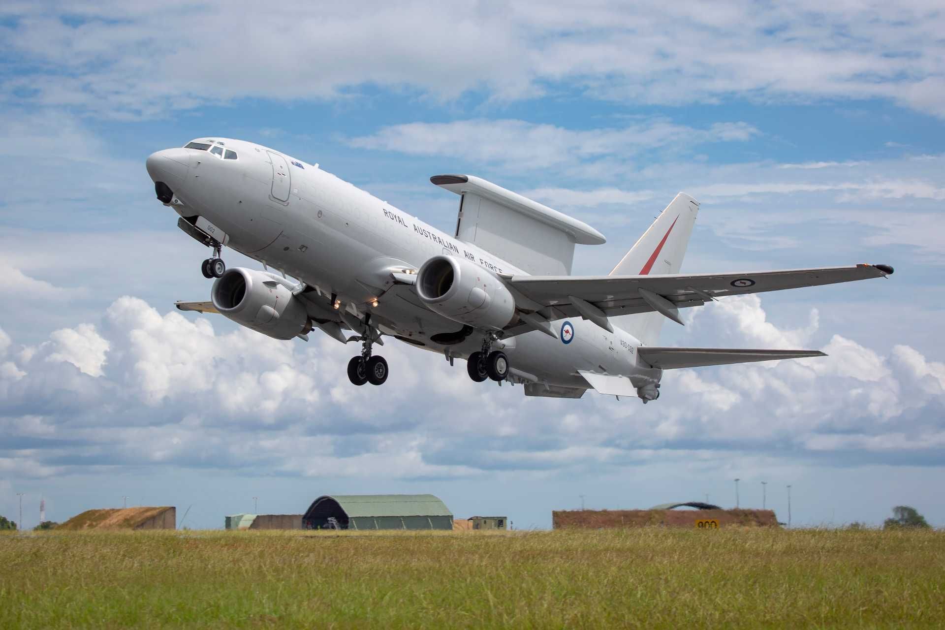 During each mission, the E-7A can monitor more than four million square kilometers of airspace, an area comparable to the size of Western Australia and larger than the entire contiguous United States east of the Mississippi River. (Picture source: Australian MoD)