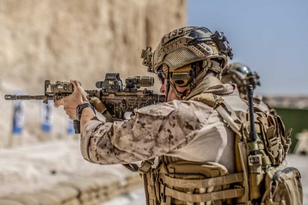 The HICAR program aims to create a 5.56×45mm assault rifle capable of extending the M4A1's effective engagement range from roughly 300 to 600 meters with extremely high-pressure 5.56 ammunition, without changing the weapon’s existing lower receiver, magazines, optics, suppressors, and logistics infrastructure. (Picture source: US Marines)