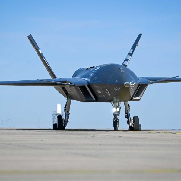 The Kizilelma employs a broad spectrum of air-to-air and air-to-surface munitions, giving the Turkish Air Force its first unmanned system capable of both radar-guided air combat and low-observable strike missions. (Picture source: Baykar)