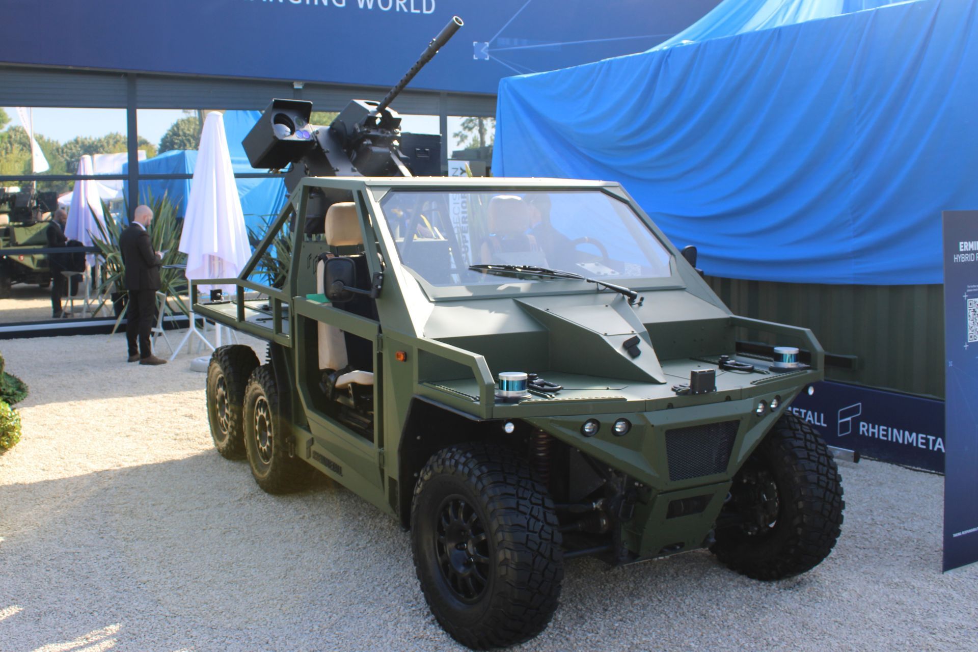 Hybrid tactical vehicle combines silent movement, autonomy, and logistics support for high-threat combat environments. (Picture source: Army Recognition)