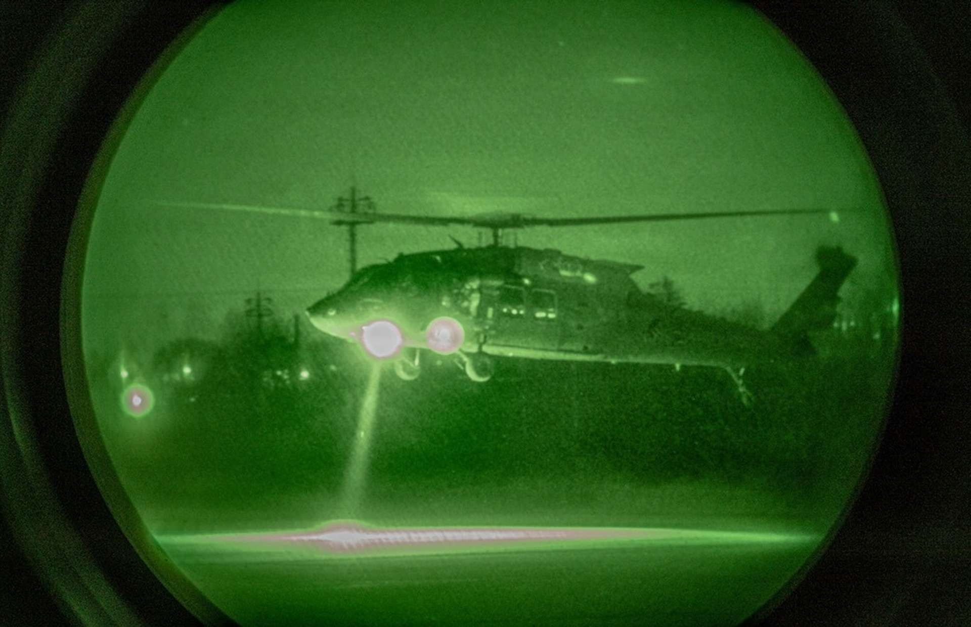 U.S. Army UH-60 Black Hawk crews from 2-2 Aviation Regiment train a combined night air assault with ROK Army near Seoul, practicing rapid troop insertions and landing zone control (Picture source: U.S. DoW).