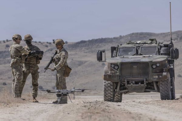 U.S. Army soldiers assigned to the 4th Infantry Division operate a C-100 unmanned aerial system during Exercise Ivy Mass at the Piñon Canyon Maneuver Site, Colorado, on May 15, 2026. The training demonstrated how tactical drones are integrated into the U.S. Army’s Next Generation Command and Control ecosystem to enhance sensor-to-shooter coordination and battlefield decision-making during large-scale combat