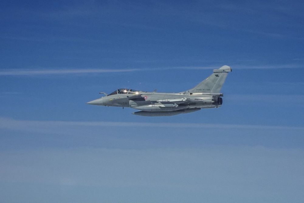 France deploys four Rafale B fighter jets and around 100 personnel to Šiauliai from April 1 to July 31, 2026, alongside other allied detachments, including Romanian and Portuguese F-16 fighters assigned to the same regional air defence architecture. (Picture source: French MoD)