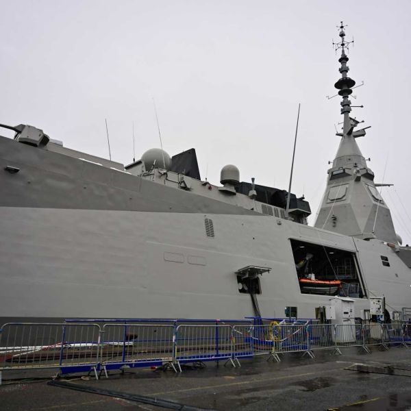 HS Kimon, the first FDI HN frigate for the Hellenic Navy, docked in Lorient during the official handover ceremony on December 18, 2025. Designed by Naval Group, the warship represents a leap in Greek naval combat capabilities with full-spectrum warfare systems and advanced digital integration.