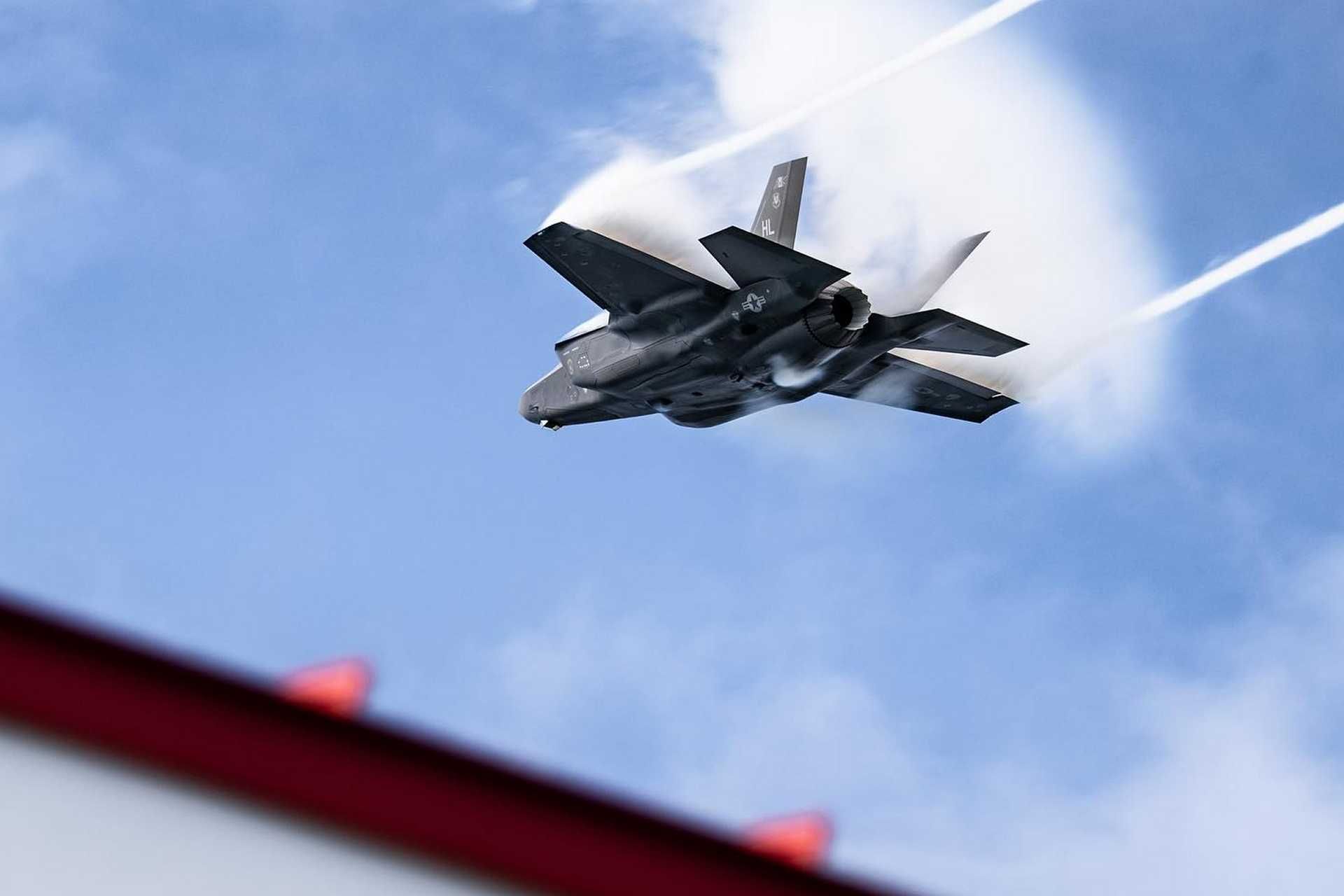 Switzerland now plans to reduce its F-35A fighter order from 36 to about 30 units after rising costs and unsuccessful pricing talks with the United States, to remain within the approved credit line. (Picture source: US Air Force)