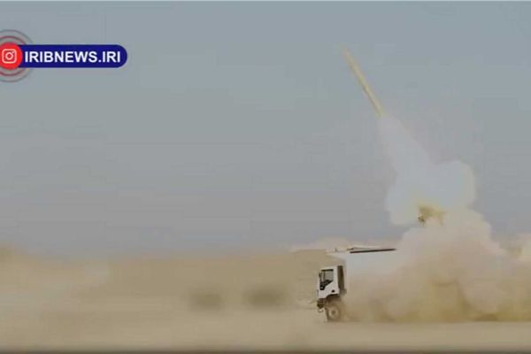 An Iranian cruise missile launches from an inland site toward a naval target in the Sea of Oman during the IRGC Navy’s Eghtedar exercise on December 5, 2025, showcasing Iran’s expanding anti-ship strike capabilities.