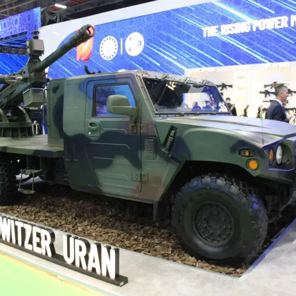 MKE has unveiled the URAN 105 mm vehicle-mounted howitzer, integrating BORAN firepower onto a high-mobility KLTV 4x4 to deliver rapid, shoot-and-scoot artillery support for modern dispersed operations (Picture Source: Army Recognition)