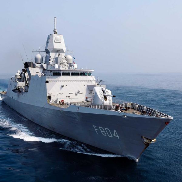 HNLMS De Ruyter, a De Zeven Provinciën-class air defense and command frigate, carries 32 SM-2 Block IIIA surface-to-air missiles, 32 Evolved Sea Sparrow Missiles, eight Harpoon anti-ship missiles, a 127 mm OTO Melara naval gun, and Mk 46 torpedoes. (Picture source: Dutch MoD)