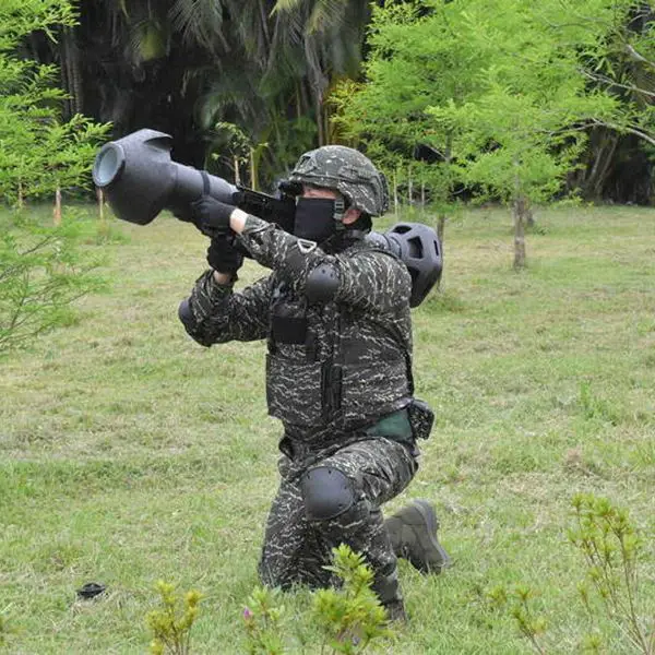 Taiwan’s new Red Falcon II portable anti-armor rocket combines lightweight design, improved 50+ cm RHA penetration, 500 m range, and thermal night-fighting capability to counter Chinese armored threats during amphibious and urban combat operations.