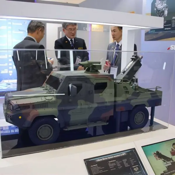 When installed on the KMPV 4x4, the KM120 mortar system provides an indirect fire support for light and mobile ground units, thanks to a 360° traverse and firing ranges of up to 13 km with rocket-assisted ammunition. (Picture source: Army Recognition)