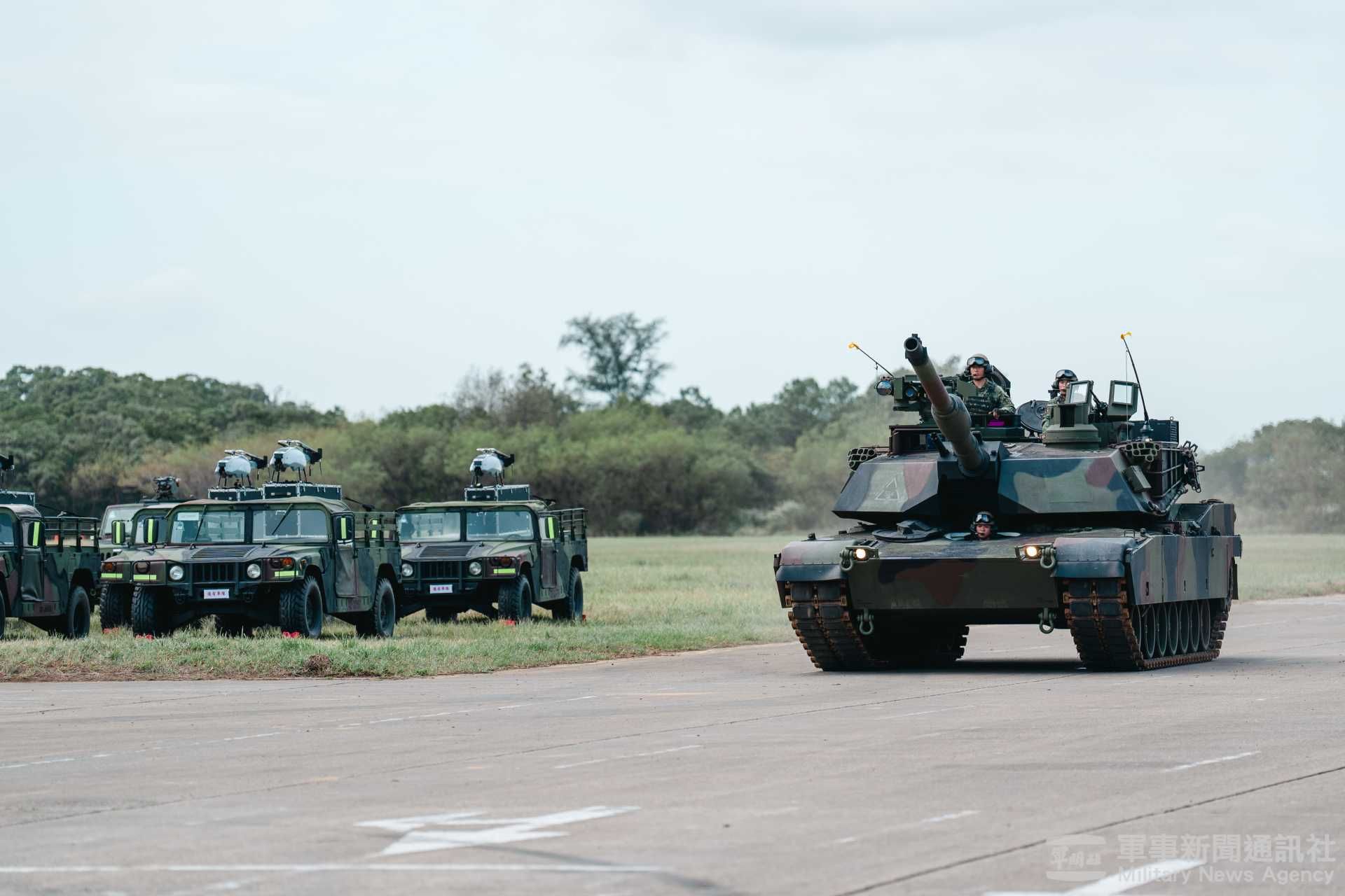 The M1A2T Abrams tank is a key element of Taiwan’s five-layer coastal defense framework, which includes long-range anti-ship missiles, artillery and rocket systems, attack helicopters, inland missile batteries, as well as armored counterattack units. (Picture source: Taiwanese Army)