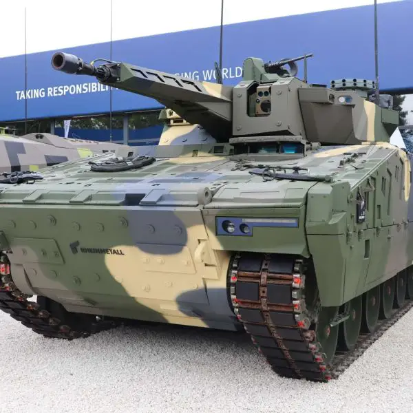 Ukraine’s Lynx KF41 pairs heavy protection with a LANCE 2 turret (30 mm cannon, optional ATGMs), advanced day-night sensors, stabilized fire, and digital integration for long-range, all-weather, under-armor infantry combat (Picture source: Army Recognition Group).