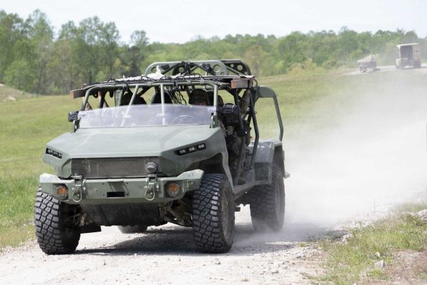 Virginia National Guard Soldiers from the 116th Mobile Brigade Combat Team conduct a multi-domain live-fire exercise at Fort Pickett, integrating drones, counter-UAS systems, and electronic warfare technologies as part of the U.S. Army’s transformation toward cyber- and drone-enabled combat operations.