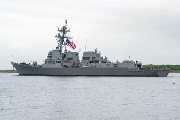 The U.S. Navy’s newest Flight III Arleigh Burke-class guided missile destroyer USS Ted Stevens (DDG 128) departs HII Ingalls Shipbuilding on May 8, 2026, beginning its transit to Norfolk, Virginia ahead of commissioning in Whittier, Alaska as one of the Navy’s most advanced air and missile defense warships.