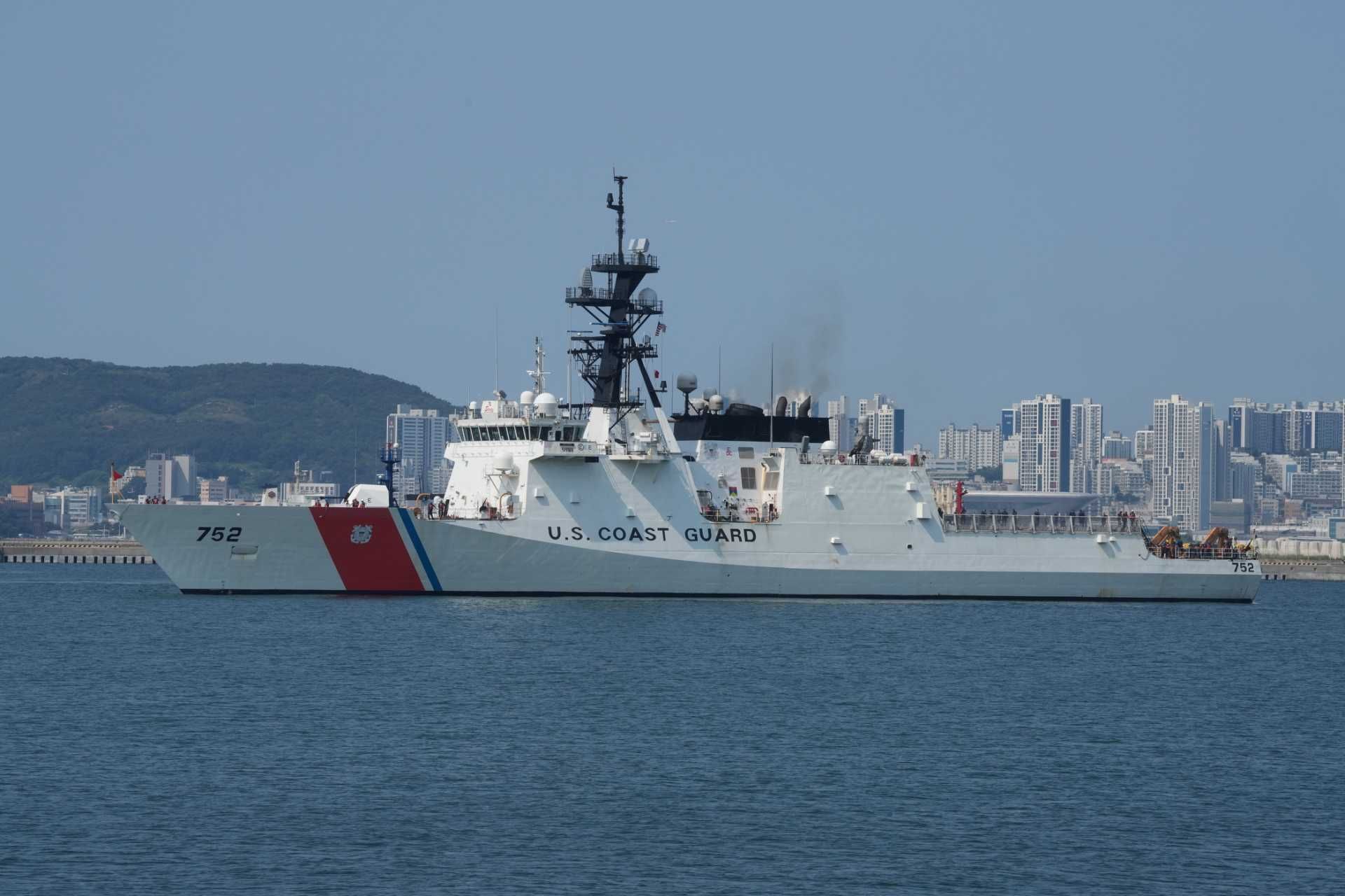 The Legend-class, or National Security Cutter (NSC), is a U.S. Coast Guard cutter designed for long-range patrols, extended endurance operations, and multi-mission maritime security tasks, rather than high-end naval combat. (Picture source: US Coast Guard)