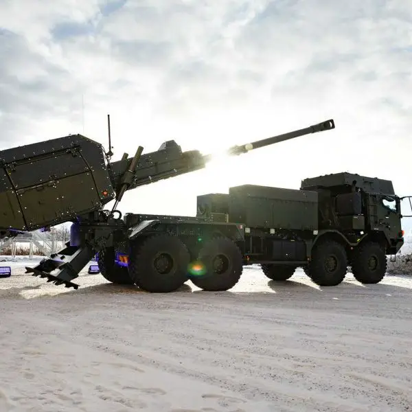 The first newly built Archer 155 mm self-propelled howitzer for the Swedish Army is seen during its rollout at BAE Systems facilities, mounted on the new MAN HX2 8x8 military truck chassis that replaces the earlier Volvo-based configuration and reflects Sweden’s latest artillery modernization effort.