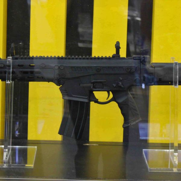 Indumil’s new 5.56 rifle debuts at Expodefensa 2025, offering modular barrel options and NATO-standard features for Colombia’s armed forces.